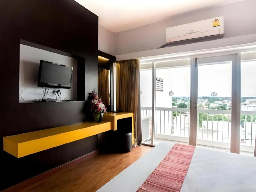 Bed in Pailyn Phitsanulok Hotel