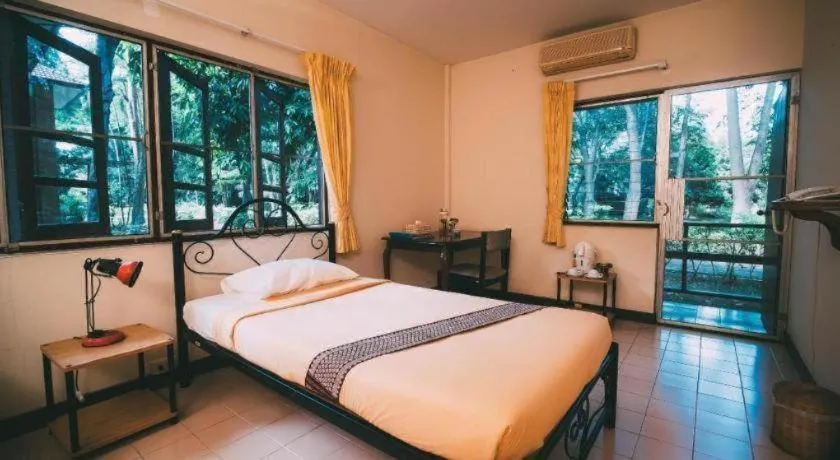 Bed in Tao Garden Health Spa & Resort