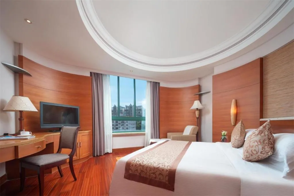 Bed in Sanya Baohong Hotel