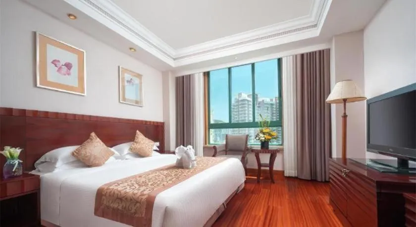 Bed in Sanya Baohong Hotel