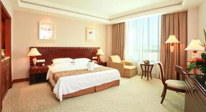 Bed in Sanya Baohong Hotel