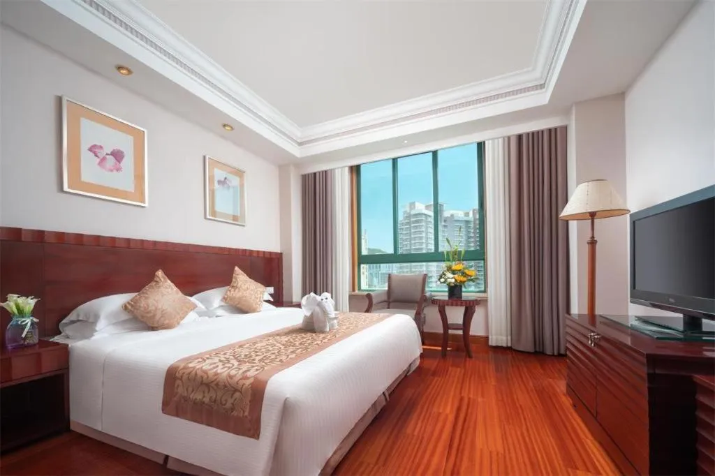 Bed in Sanya Baohong Hotel