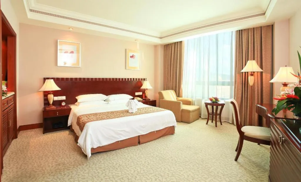 Bed in Sanya Baohong Hotel