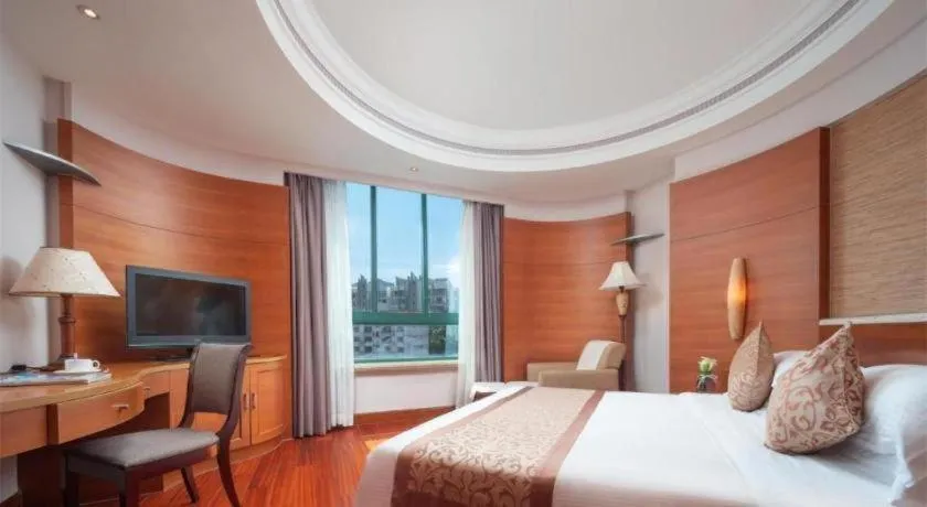 Bed in Sanya Baohong Hotel