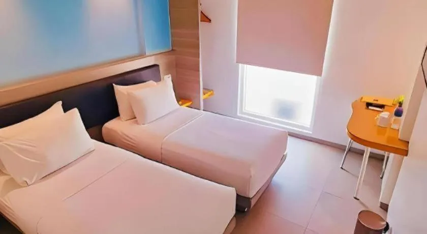 Bed in Amaris Hotel Ambon