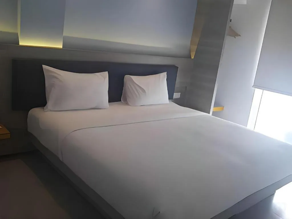 Bed in Amaris Hotel Ambon