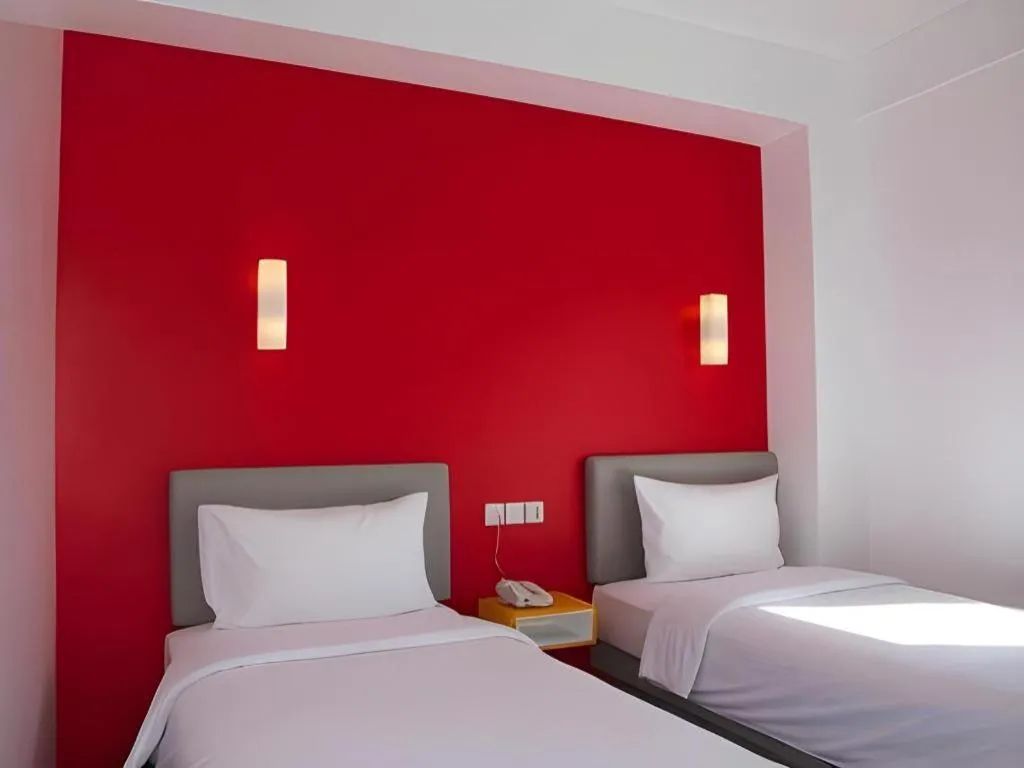 Bed in Amaris Hotel Ambon