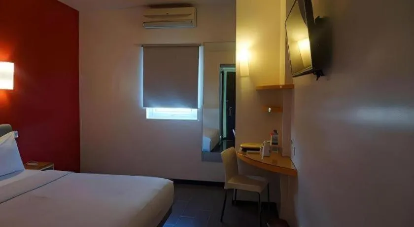 Bed in Amaris Hotel Ambon