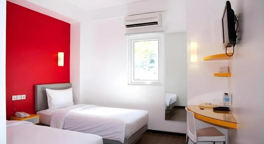 Bed in Amaris Hotel Ambon