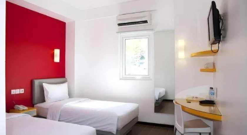 Bed in Amaris Hotel Ambon