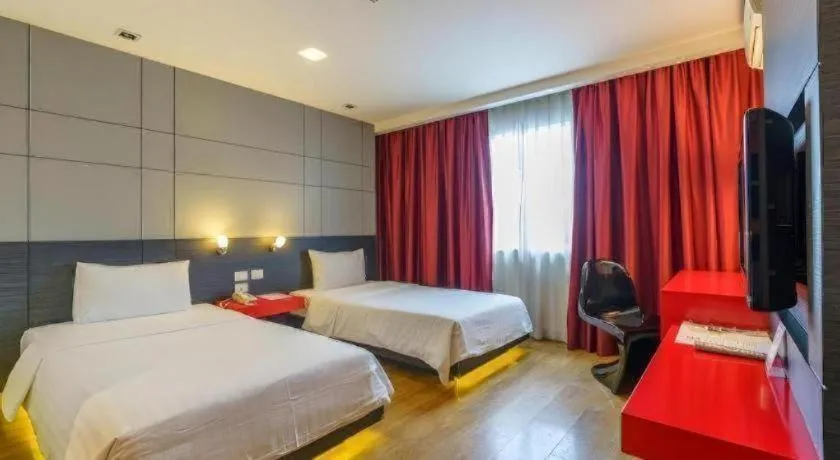 Bed in The Park Residence