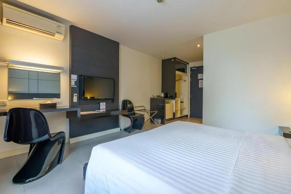 Bed in The Park Residence