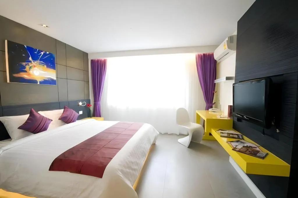 Bed in The Park Residence