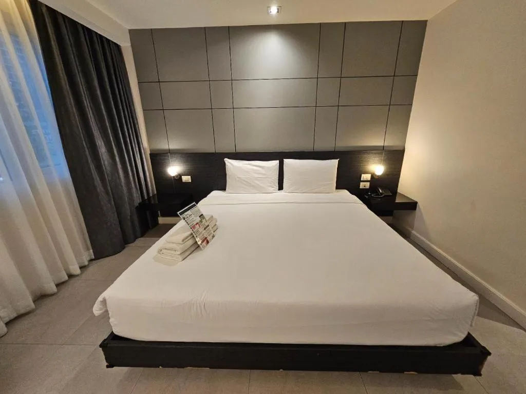 Bed in The Park Residence