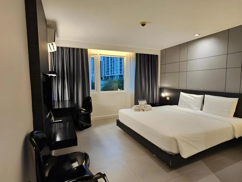 Bed in The Park Residence