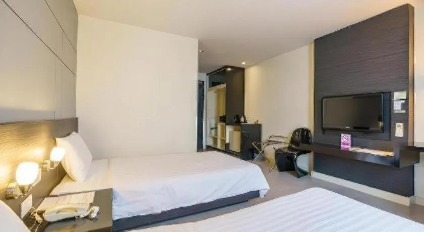 Bed in The Park Residence