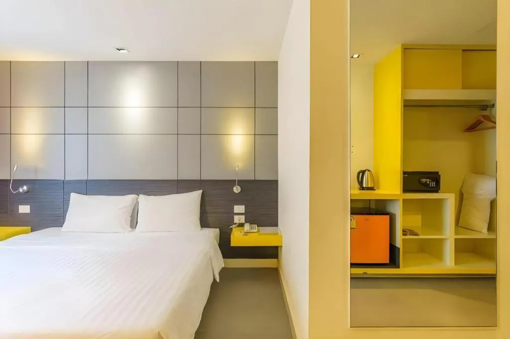 Bed in The Park Residence