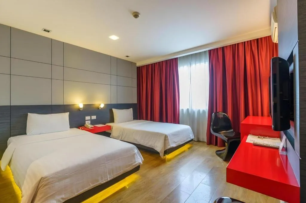 Bed in The Park Residence