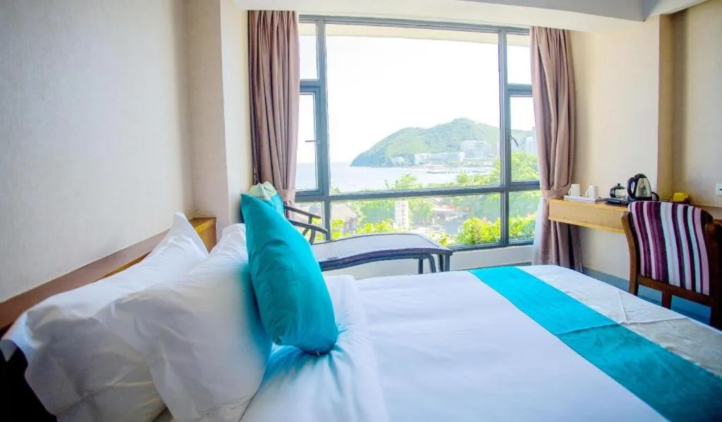 Bed in Sanya Luyi Sea View Hotel