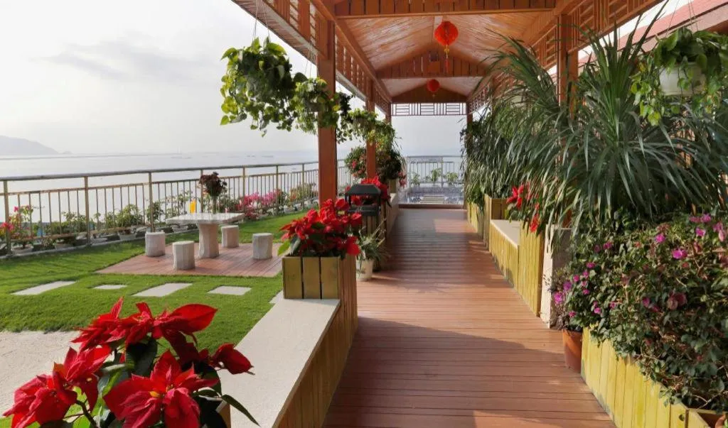 Sanya Luyi Sea View Hotel