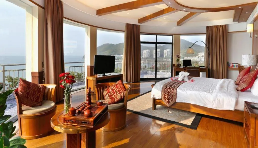 Bed in Sanya Luyi Sea View Hotel