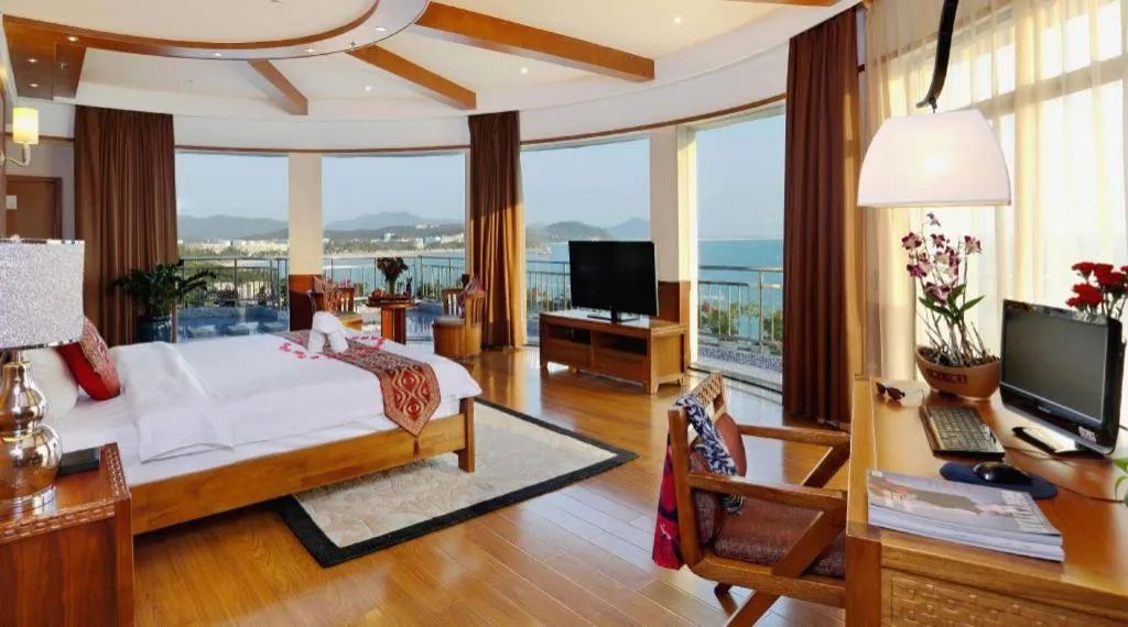 Bed in Sanya Luyi Sea View Hotel