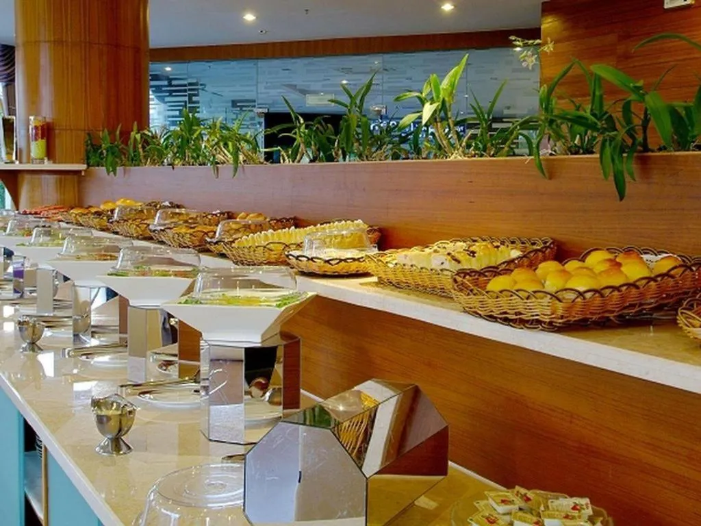 Sanya Luyi Sea View Hotel