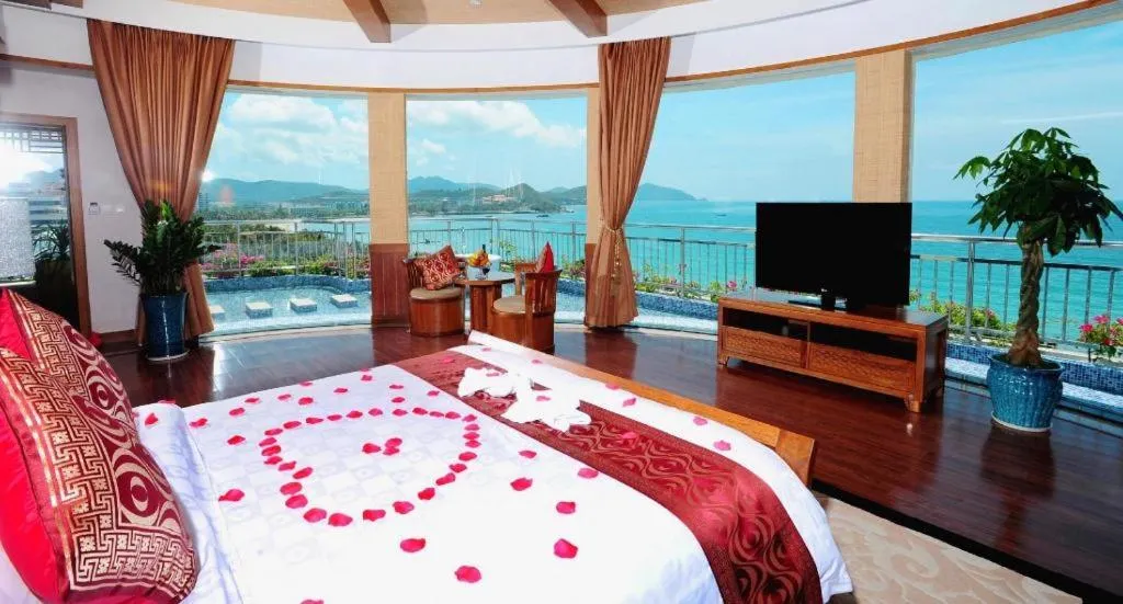 Bed in Sanya Luyi Sea View Hotel