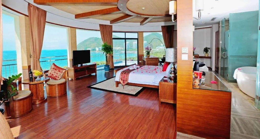 Bed in Sanya Luyi Sea View Hotel