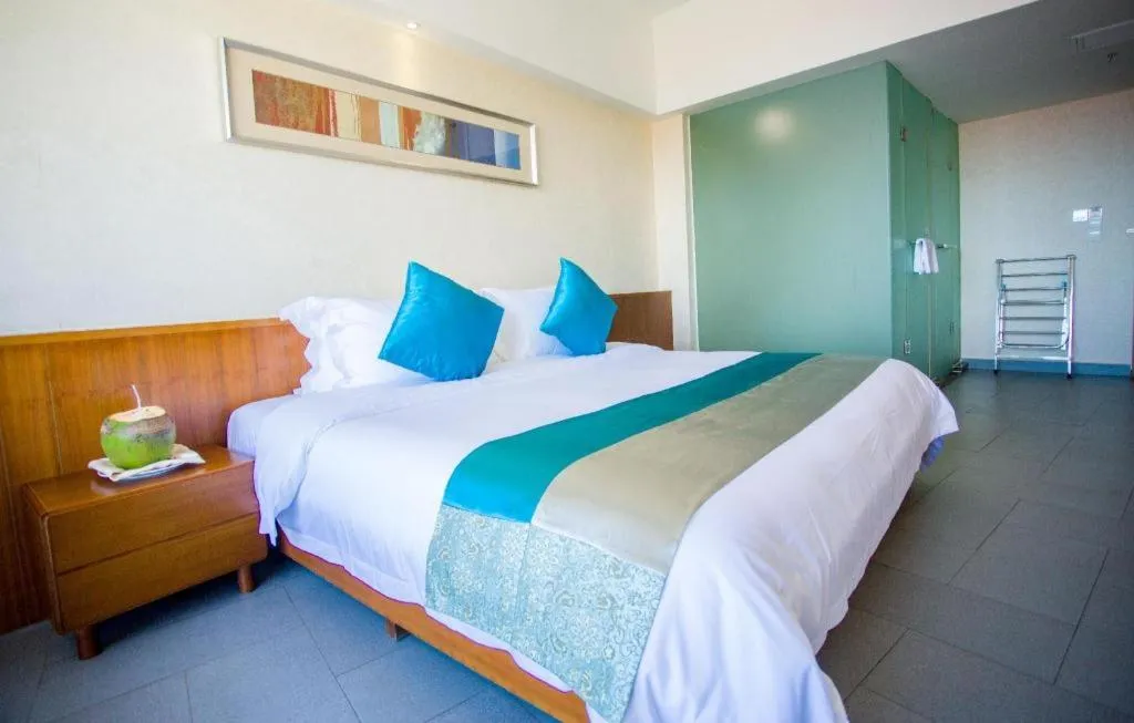 Bed in Sanya Luyi Sea View Hotel