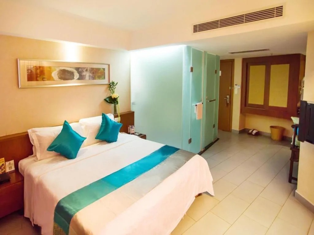 Bed in Sanya Luyi Sea View Hotel