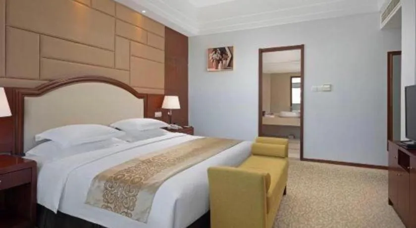 Bed in Paradise Jinjiang Hotel