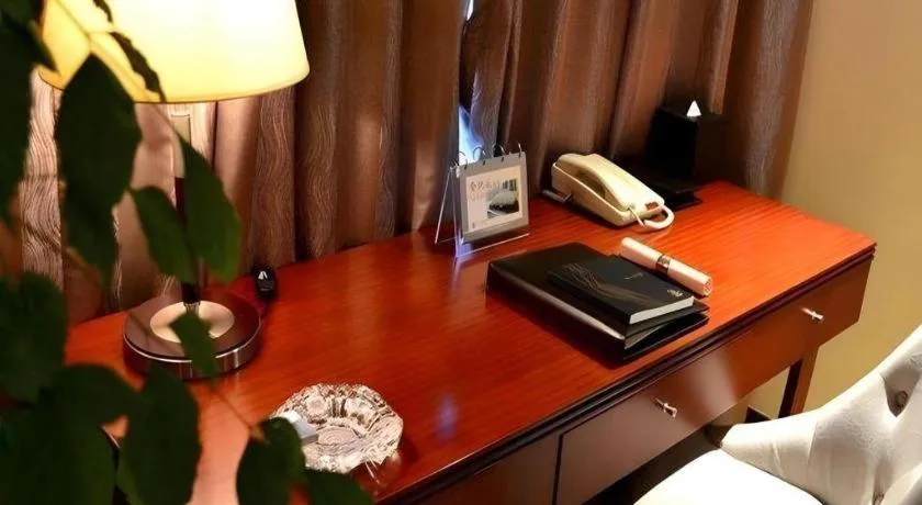 Paradise Jinjiang Hotel