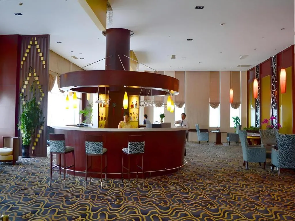 Paradise Jinjiang Hotel