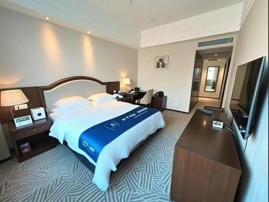 Bed in Paradise Jinjiang Hotel