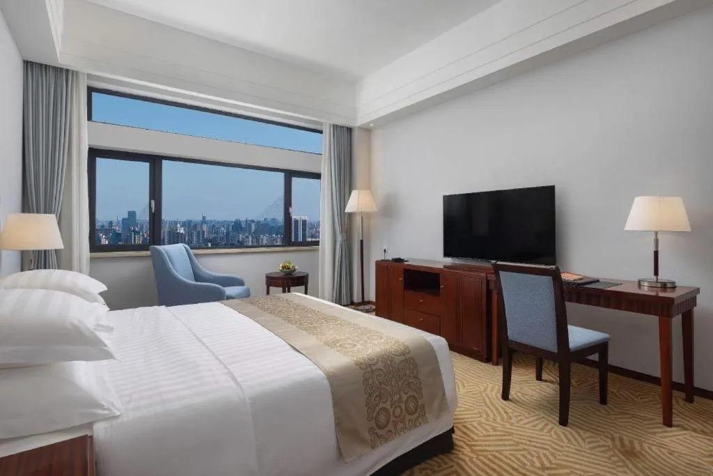 Bed in Paradise Jinjiang Hotel