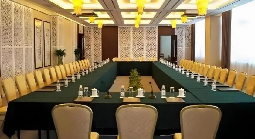 Paradise Jinjiang Hotel