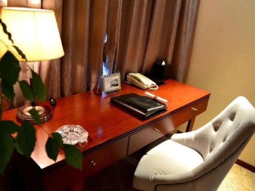 Paradise Jinjiang Hotel