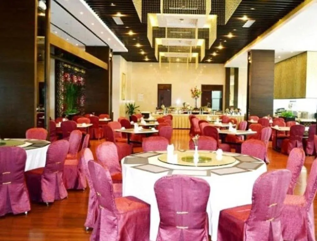 Paradise Jinjiang Hotel