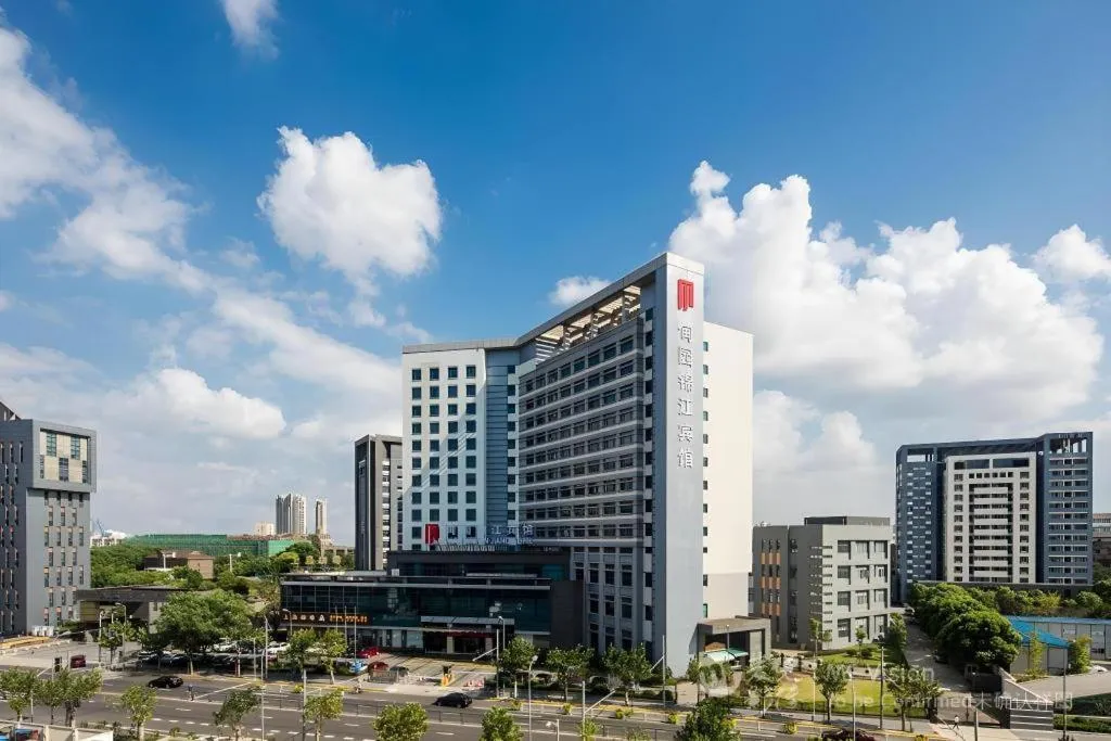 Paradise Jinjiang Hotel