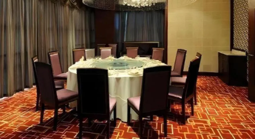 Paradise Jinjiang Hotel