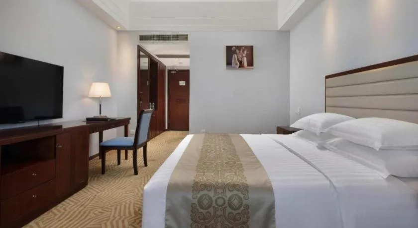 Bed in Paradise Jinjiang Hotel