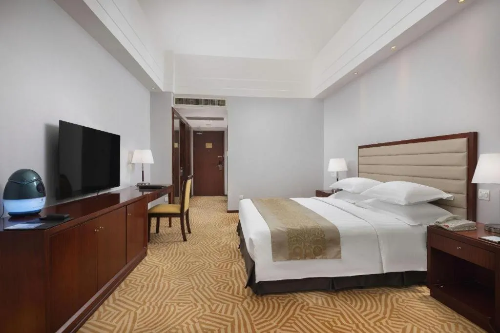 Bed in Paradise Jinjiang Hotel