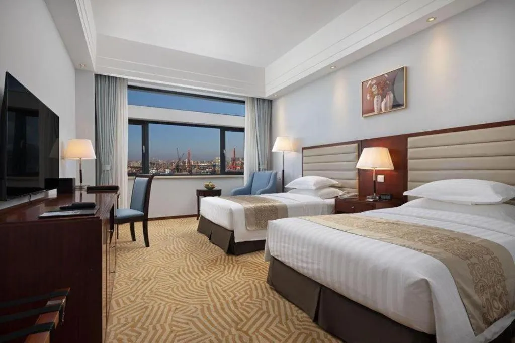 Bed in Paradise Jinjiang Hotel