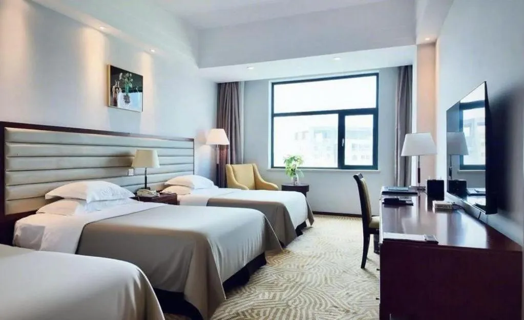 Bed in Paradise Jinjiang Hotel