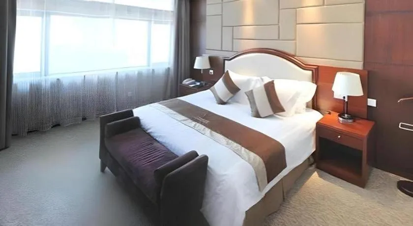 Bed in Paradise Jinjiang Hotel