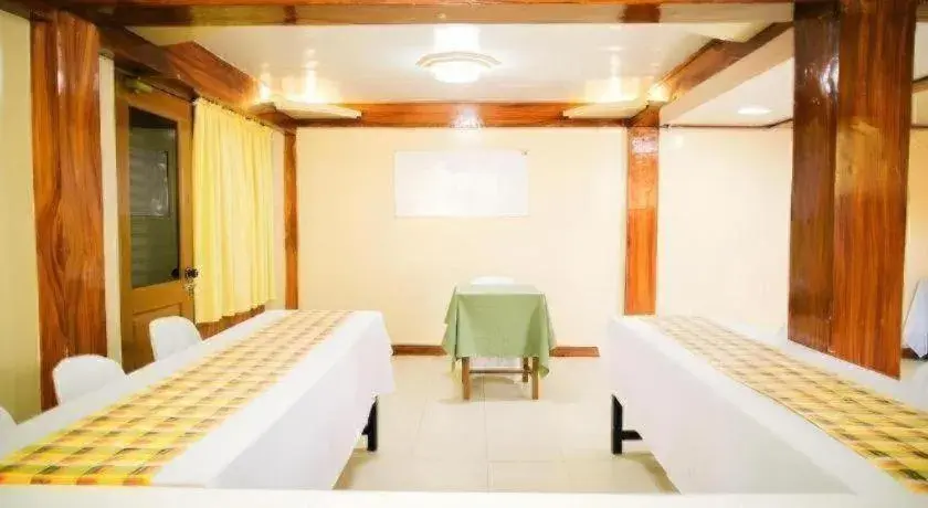 Bed in Ati-Atihan Festival Hotel Bed in Ati-Atihan Festival Hotel