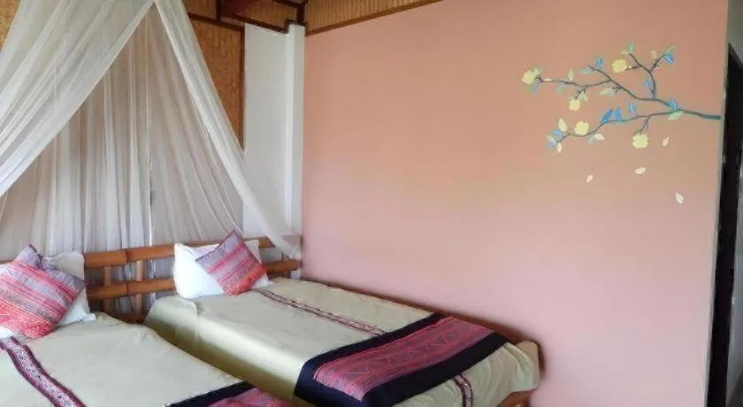 Bed in Him Naam Pai Resort