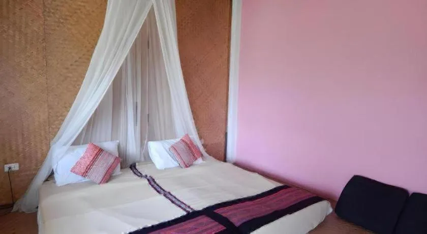 Bed in Him Naam Pai Resort