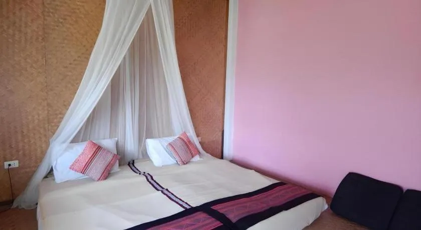 Bed in Him Naam Pai Resort